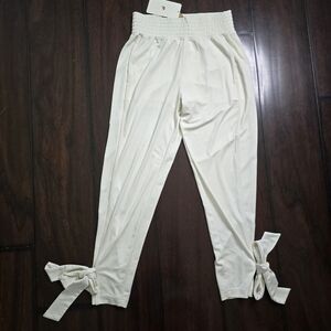 NWT Fabletics Cream Color Tie Ankle Jogger Sweatpants Size Small